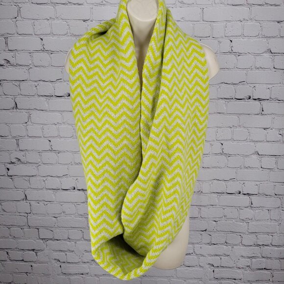 J.Crew Green Wool Blend Knit Chevron Print Infinity Loop Scarf 58x14" - Picture 2 of 7